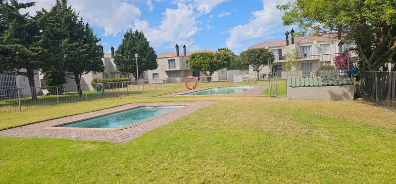 2 Bedroom Property for Sale in Middedorp Western Cape